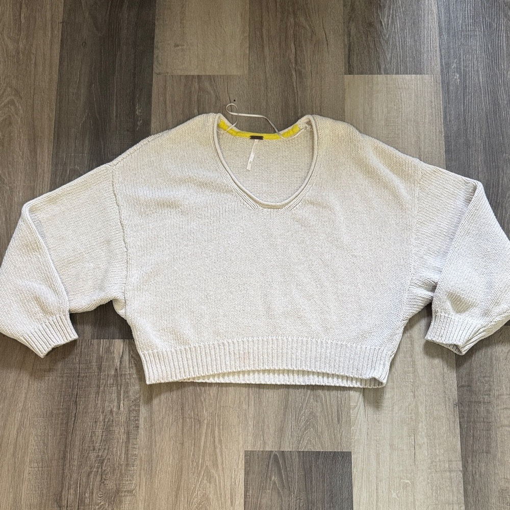 Free People V-Neck Cream Sweater Size: XS